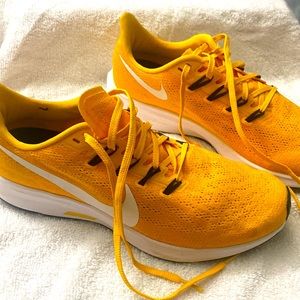 Like New- NIKE ZOOM Running Shoes